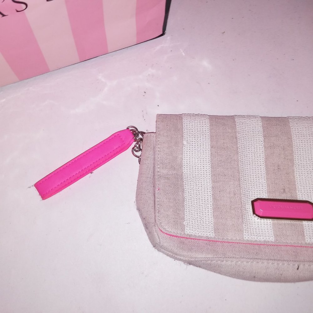 Victoria‎ Secret Wristlet - Picture 4 of 8